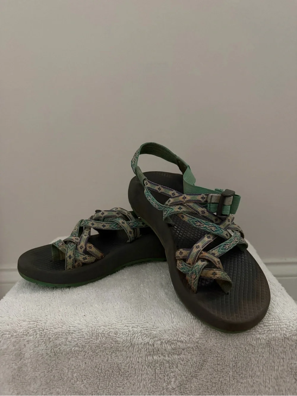 CHACO Outdoor Strappy Women's Sandals in Green